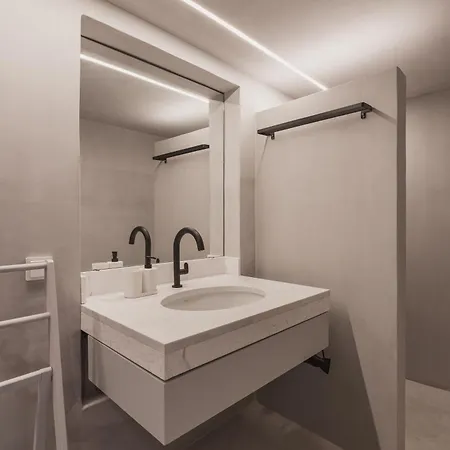 G - Modern Minimalist Retreat Appartamento Stemnitsa